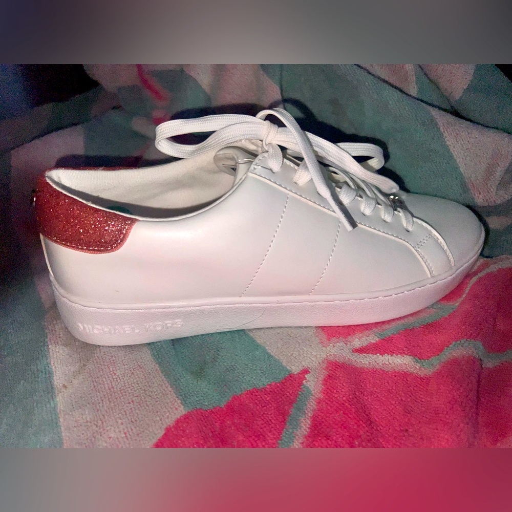 MK Keaton Lace up